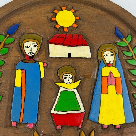 Hanging Wooden Plate Nativity Hand Painted Colorful Folk Art Handcrafted 7" - Picture 3 of 7